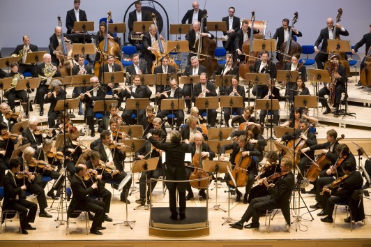 Weltstar David Geringas brilliert im Sinfoniekonzert